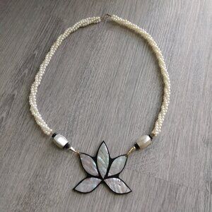 Vintage Lotus Shell Necklace Mother of Pearl Flower Boho Jewelry Lee Sands